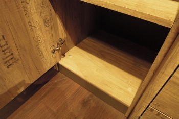 Шкаф для белья «Пилигрим» (Дуб Каньон светлый, Фон серый) в Игарке - igarka.mebel54.com | фото